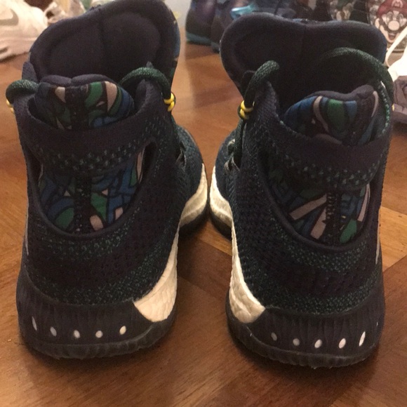 Adidas basketball shoes - Picture 4 of 8